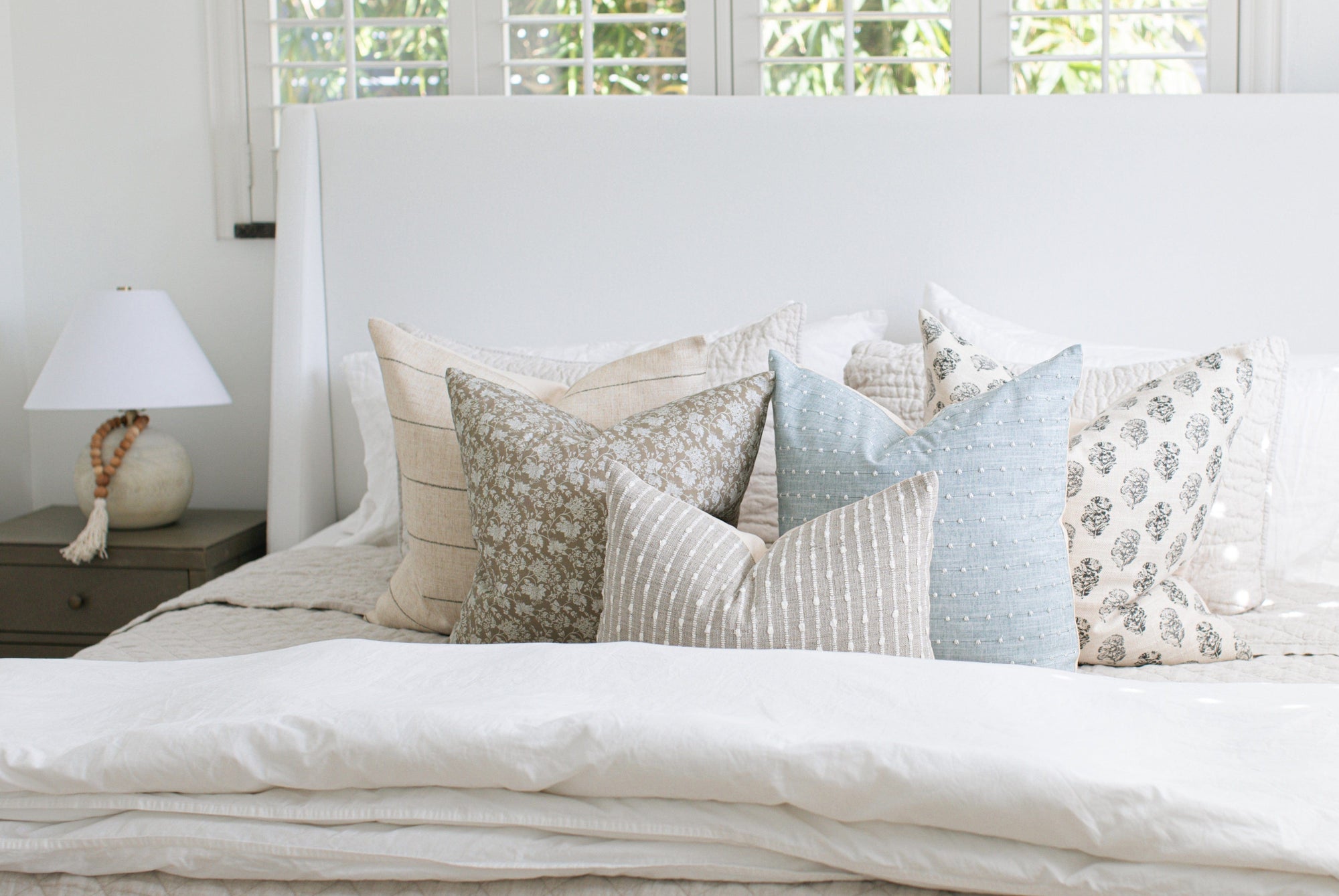 neutral bed pillow set