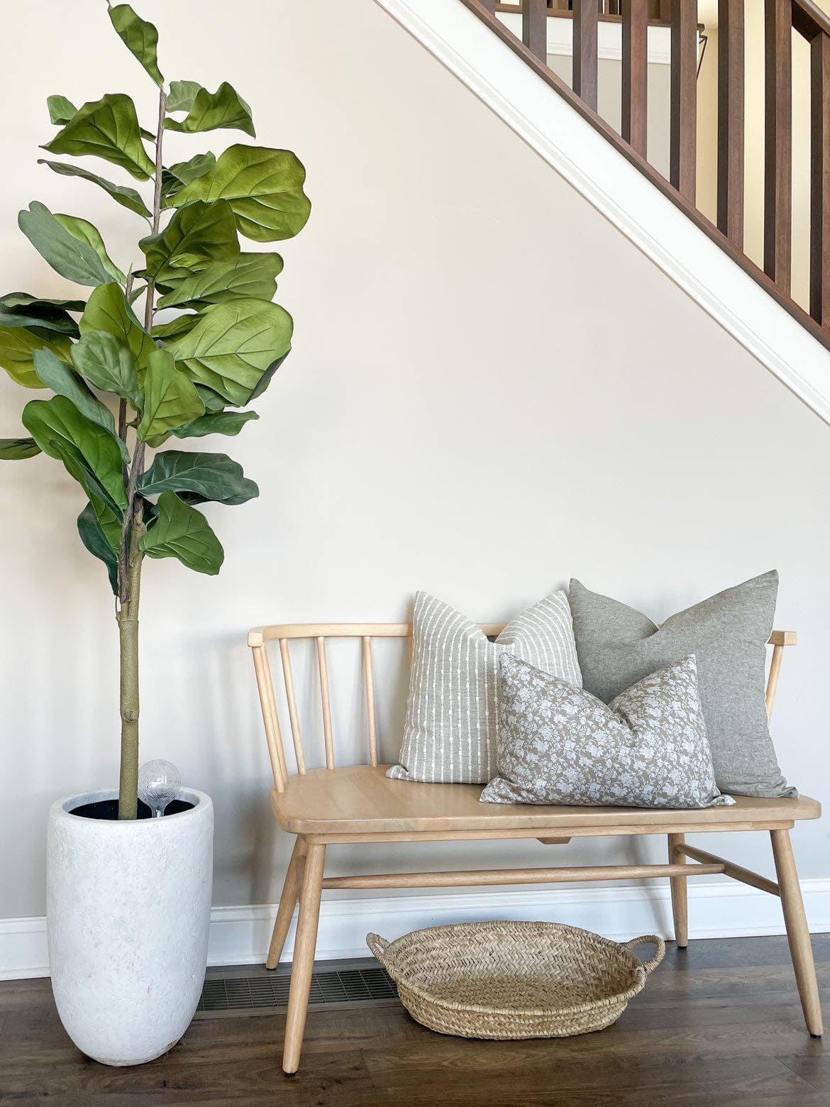 neutral pillow set for bench