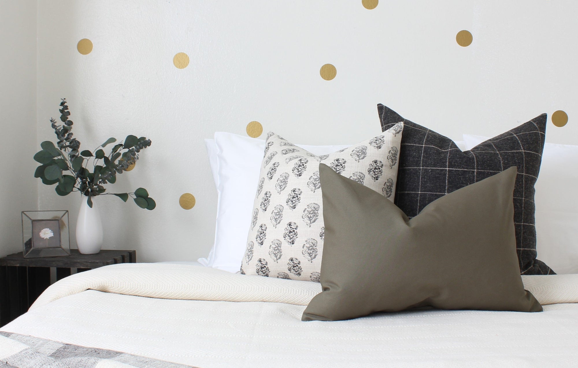 bed pillow combo black cream green